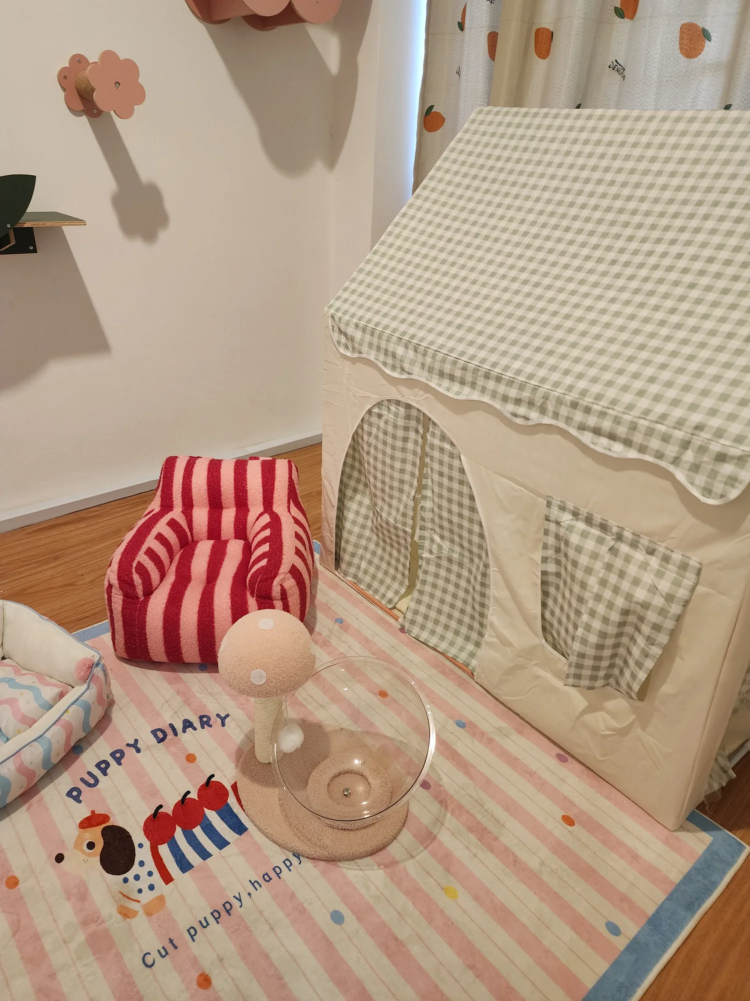 Dopamine Suite cat bed at hoMEOWner