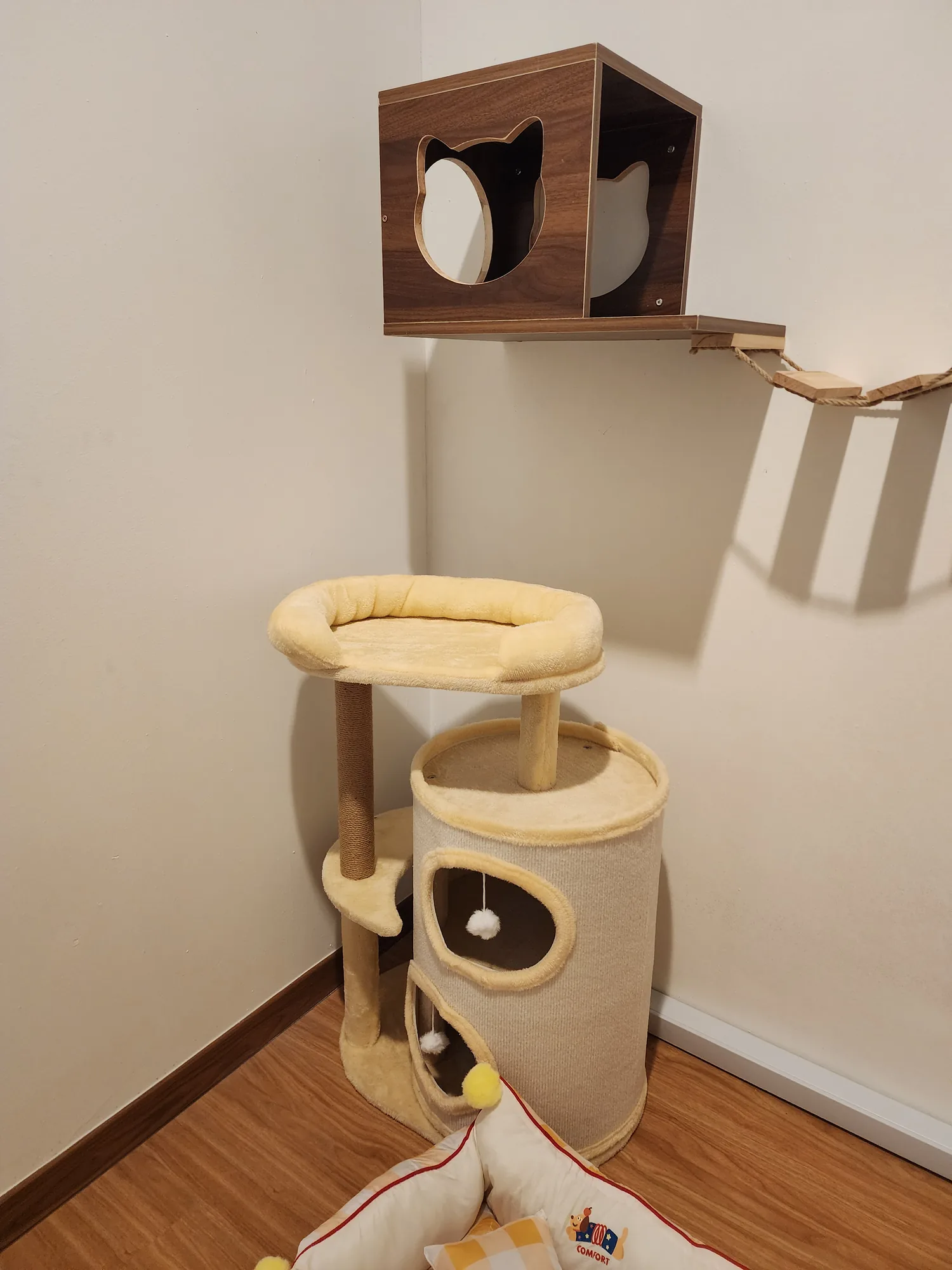 Muji Suite interior at hoMEOWner